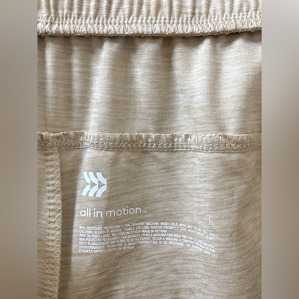NEW All in Motion Women’s Beige Knit Shorts Size Large Athleisure Lounge Summer - Picture 2 of 10